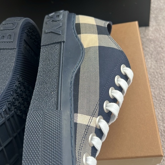 Burberry Jack Check Platform Low Top Sneaker - Picture 7 of 17